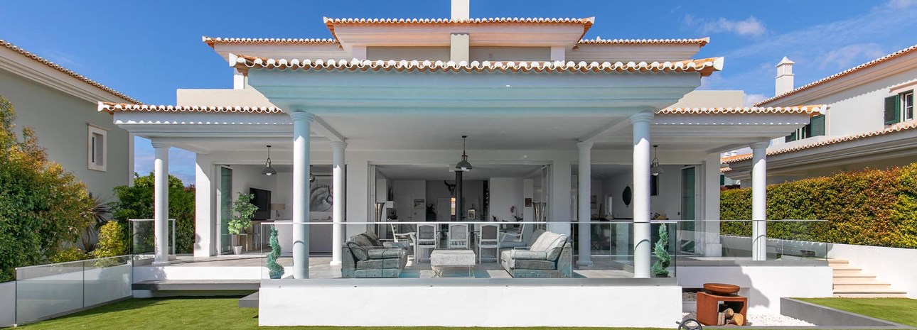 Exquisite 5-bedroom luxury villa