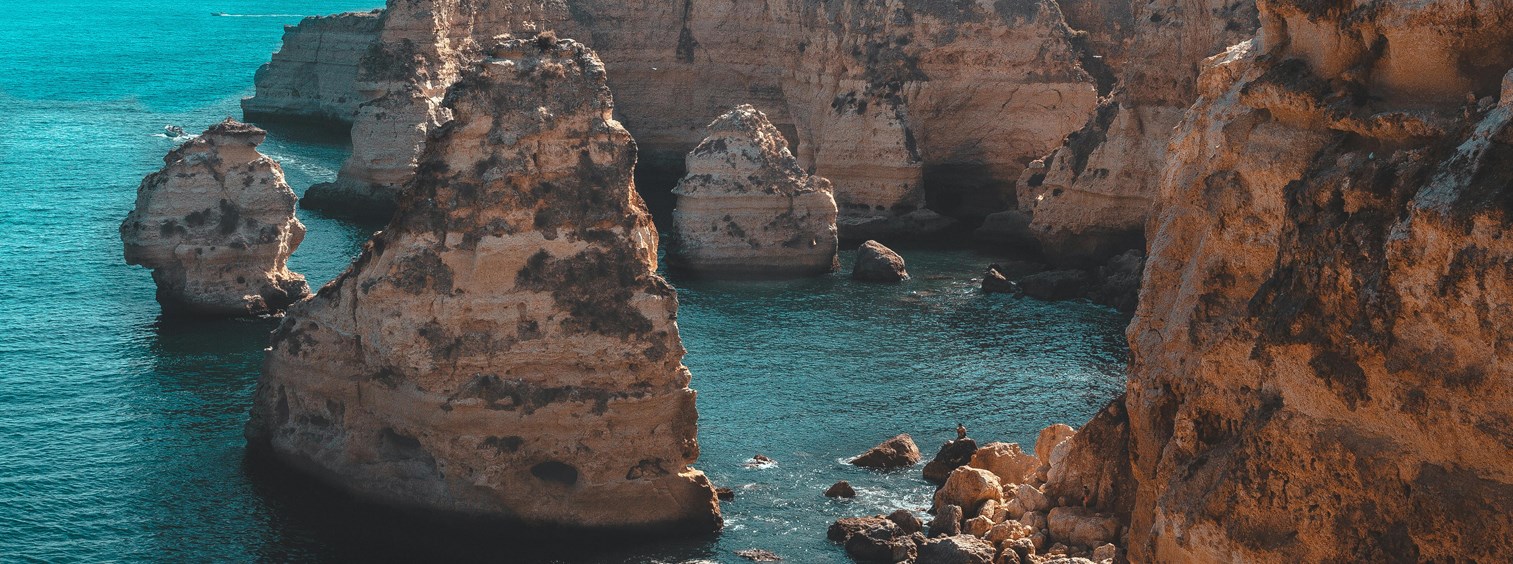 Desvendando a Praia da Rocha: A sua escapadela de luxo na costa algarvia de Portugal