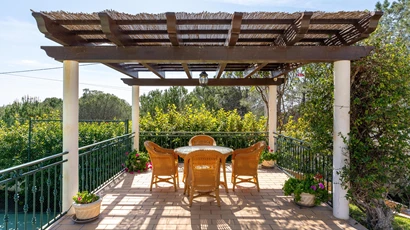 Family home with sea views and a tennis court  near Quinta do Lago